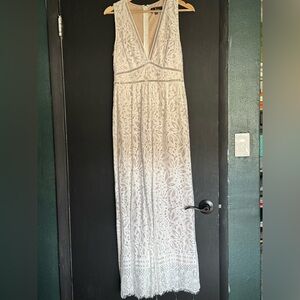 Lulus white jumpsuit size S
Gently Used - Worn twice